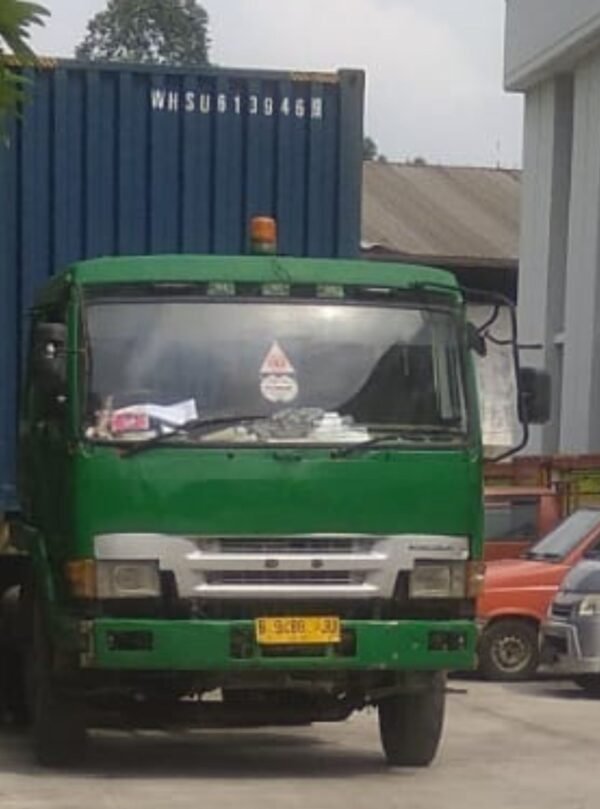 HEAD TRUCK NISSAN CWA B9488JU
